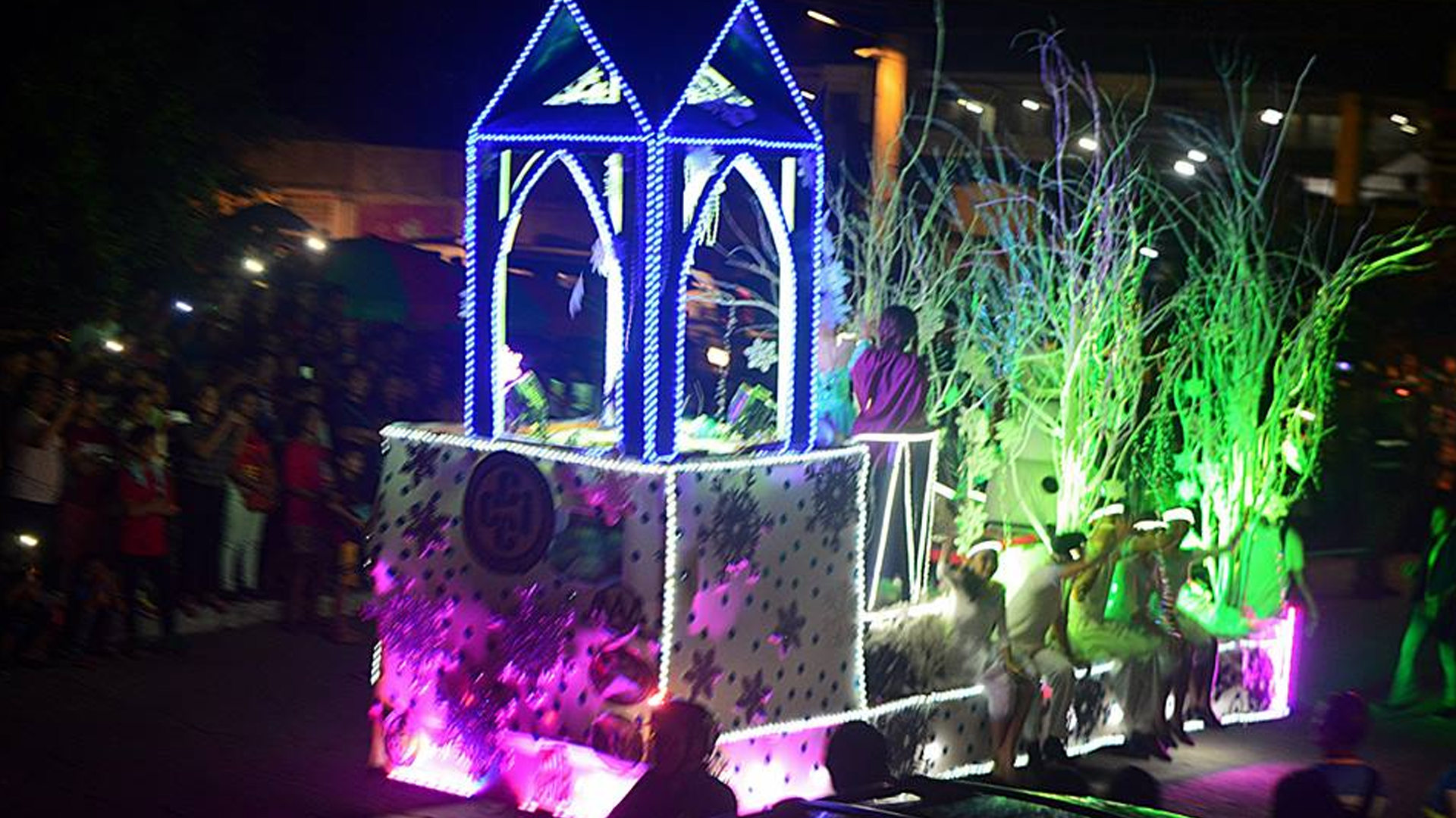 Ormoc Showcases Story Book Themed Parade Of Lights The Luzon Daily